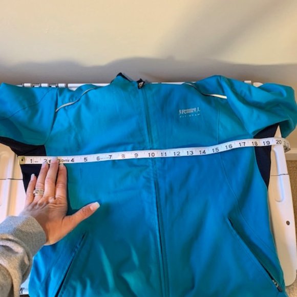 Running Jacket Size S - Picture 7 of 8